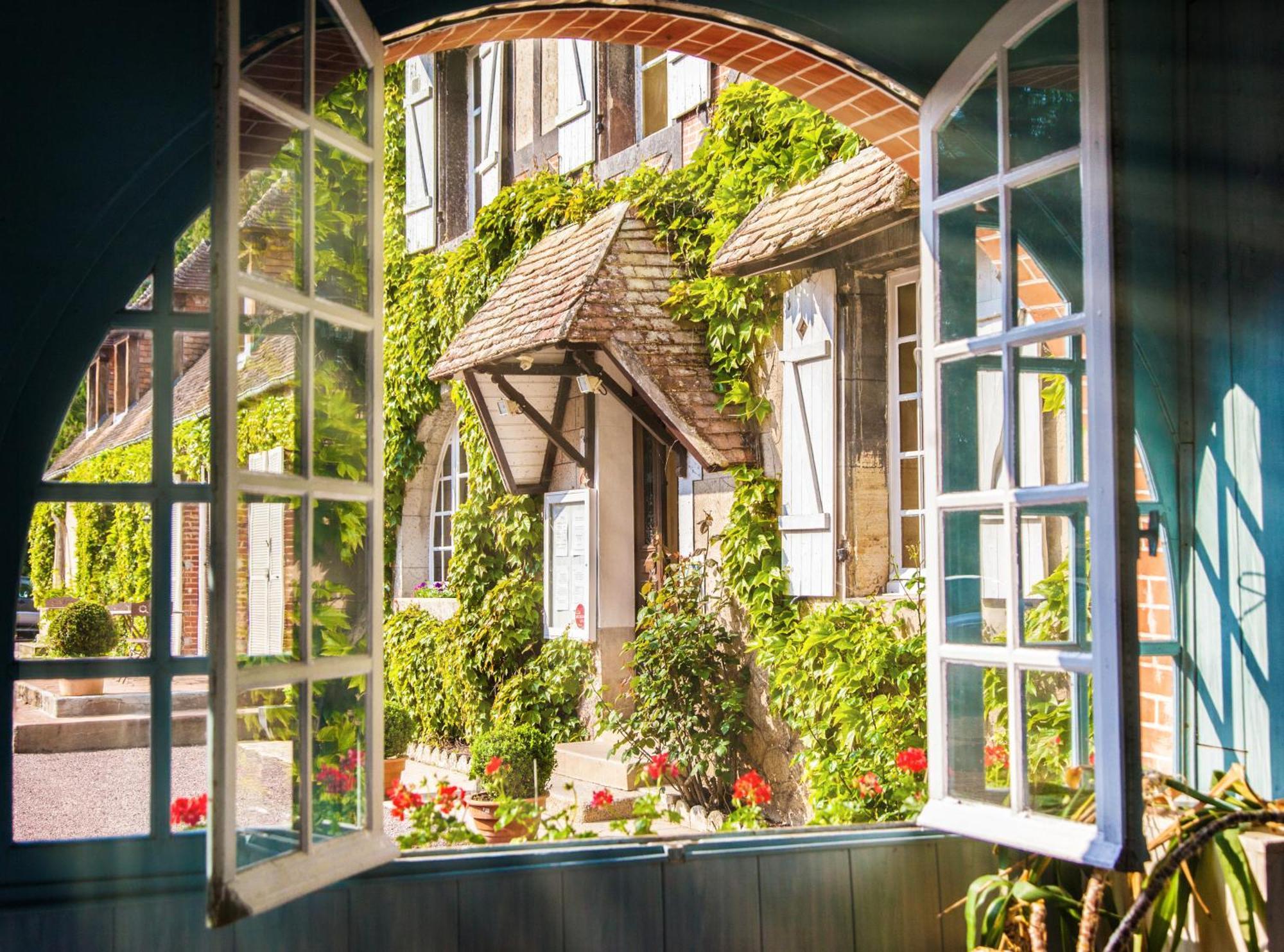 Logis Hotel Restaurant L'Ile De Sees Macé Exterior foto